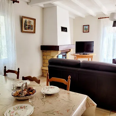 La Garenne סן ז'אן דה מון