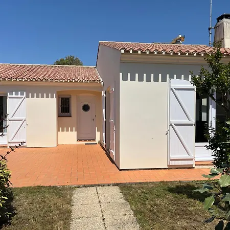 בית נופש La Garenne סן ז'אן דה מון